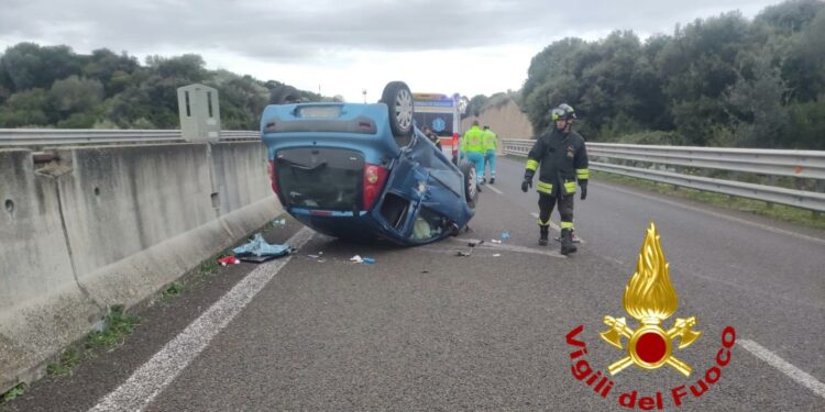 Porto Torres: incidente stradale sulla statale 131, sul posto i vigili del fuoco