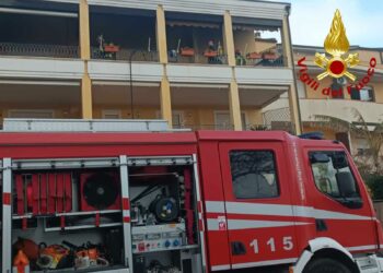 Alghero: a fuoco un appartamento di una palazzina in via Lido