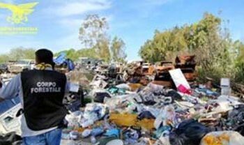 Il personale della Stazione forestale e di vigilanza ambientale di Olbia ha denunciato a piede libero un uomo sorpreso ad abbandonare rifiuti speciali a Golfo Aranci
