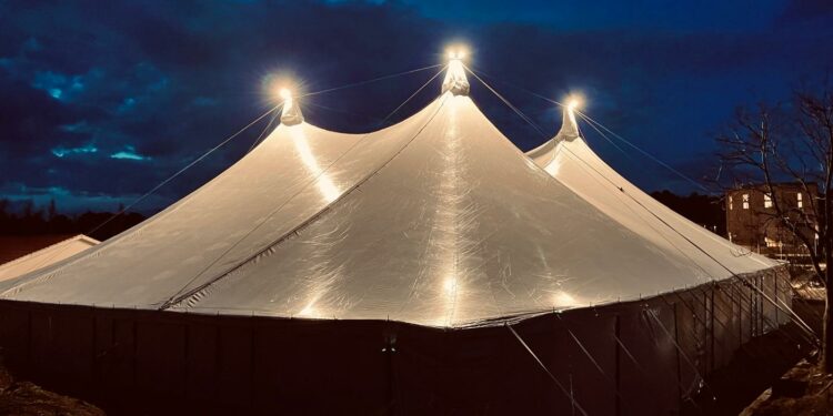 Parco Tenda Events Pischinaccia, la nuova tensostruttura nel cuore di Tempio Pausania, apre le porte in occasione de Lu Carrasciali Timpiesu 2025