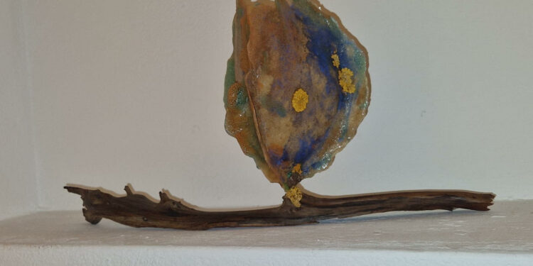 Al Cornetto acustico le opere di Rossana d’Alessandro. La ricerca materica tra figurazione e astrazione