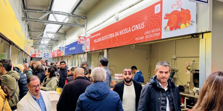 Cagliari apre il mercato provvisorio di piazza Nazzari