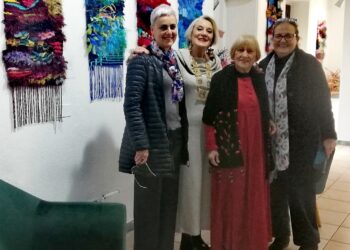 A Nuoro in mostra alla Galleria Picassart “La trama tessuta e narrata” di Nietta Condemi de Felice