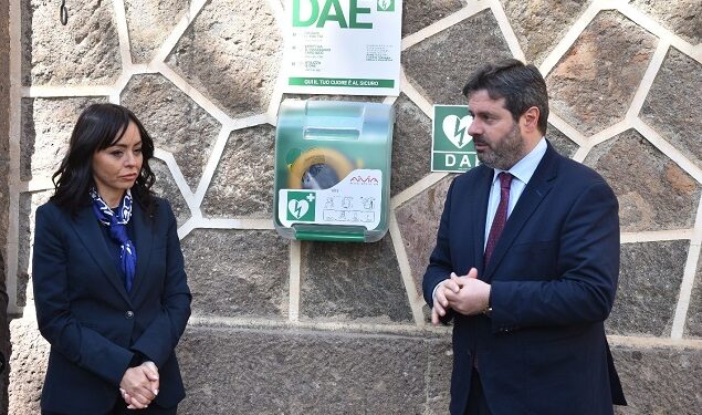 Sassari: installati due defibrillatori nel cimitero 