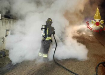 Pula: a fuoco un’auto in via Salvo D’Acquisto