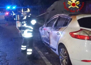 Sassari: incidente stradale in via Grazia Deledda