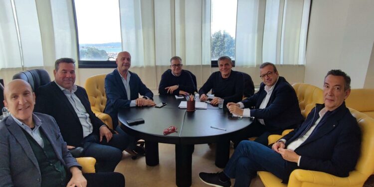 L’assessore regionale dell’Industria Emanuele Cani ha incontrato i vertici del Consorzio industriale della Gallura