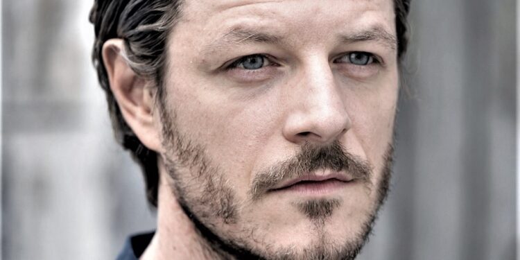 Viaggio nella Storia del Novecento con “La Catena”, uno spettacolo diretto e interpretato da Andrea Bosca, in scena lunedì 17 marzo, all’Istituto Italiano di Cultura di Parigi