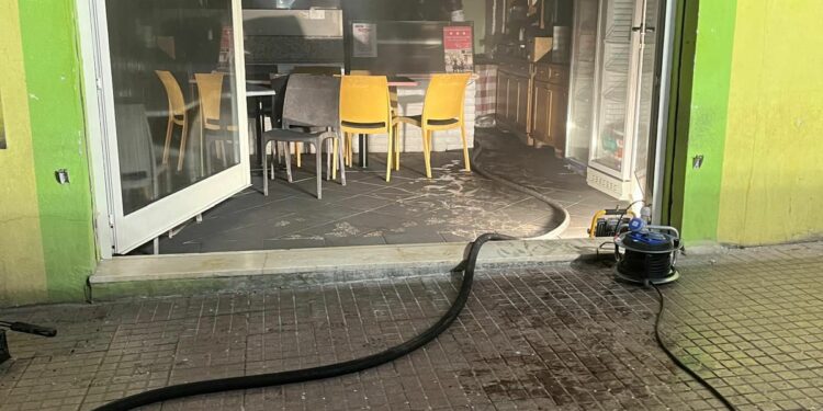 Dorgali: a fuoco una pizzeria in via La Marmora