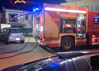 Posada: a fuoco una canna fumaria in via Vittorio Veneto