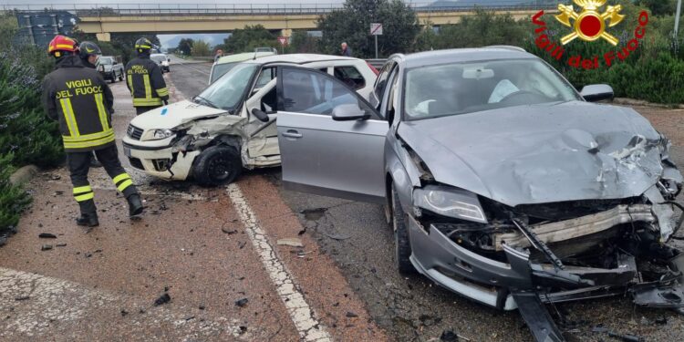 Incidente stradale nella vecchia statale 125