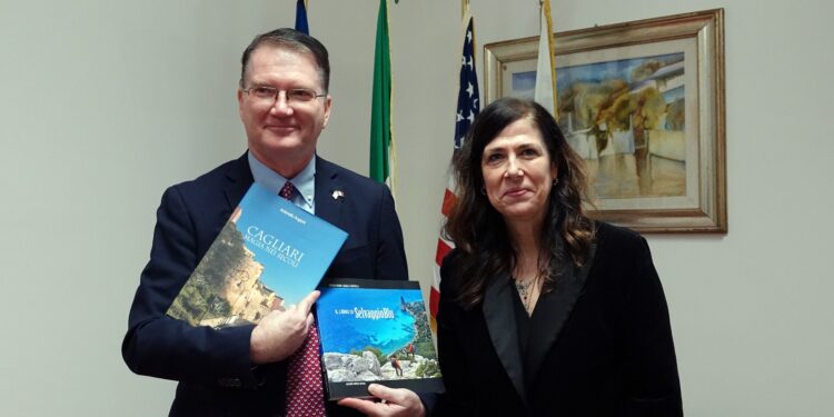 La presidente della Regione Sardegna, Alessandra Todde, ha incontrato l’incaricato d’Affari dell’Ambasciata degli Stati Uniti d’America, Shawn Crowley