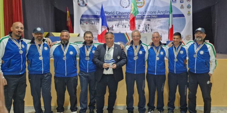 Gabriele Cabizzosu di Illorai e Mattia Pira di Gavoi conquistano il podio ai campionato mondiali di surf casting