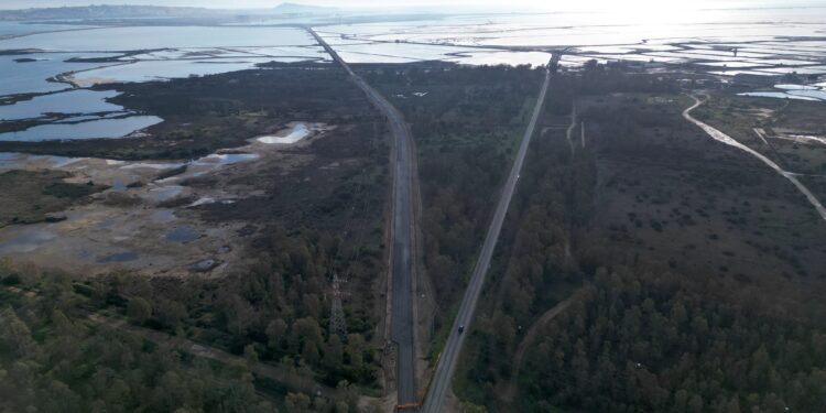 Proseguono i lavori per rendere a doppio senso la strada Conti Vecchi di Macchiareddu