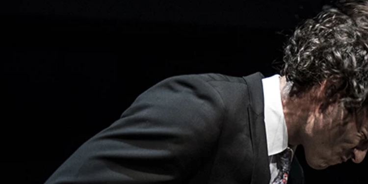 “Leviatano” di Riccardo Tabilio martedì 11 marzo a Cagliari, mercoledì 12 a San Gavino e giovedì a Oristano, per Sla stagione di Prosa 2024-2025 del CeDAC Sardegna