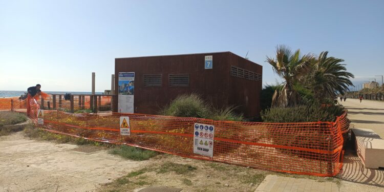 Cagliari: al via i lavori di riqualificazione delle strutture che ospitano i bagni pubblici al Poetto
