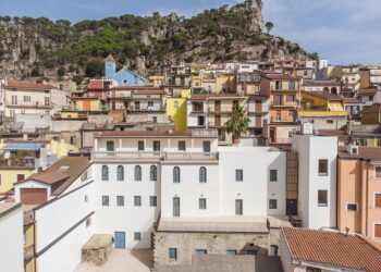 Ulassai: al Camuc la mostra “Geometrie del caso-Carolina con Maria Lai”