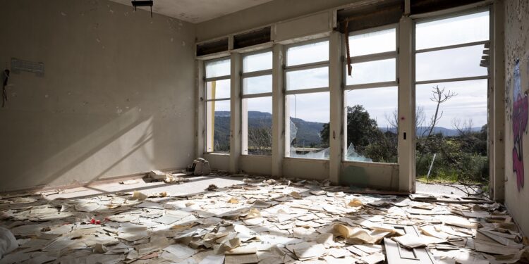 Giovedi’ 27 marzo, a Cagliari, verrà inaugurata “Disamparadu”, mostra fotografica di Luca Centola