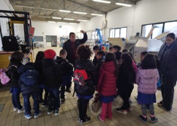 Archeologia dell’olio: quando la memoria scorre tra le mani dei bambini