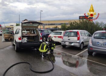 Oristano: incidente stradale all’ingresso del parcheggio di un Centro commerciale
