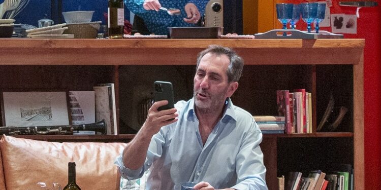 Dal 9 al 13 aprile al Teatro Massimo e il 14 a, Comunale di Sassari, va in scena “Perfetti sconosciuti”, spettacolo di Paolo Genovese