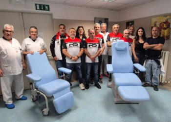 Il motoclub “Motorschool” di Riola dona due poltrone all’Oncoematologia del San Martino di Oristano