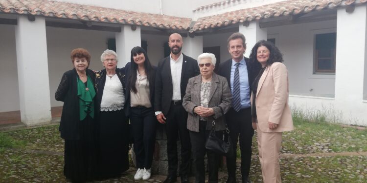 Anna Maria Puggioni omaggia la Sardegna con la lirica “Isula Mia”