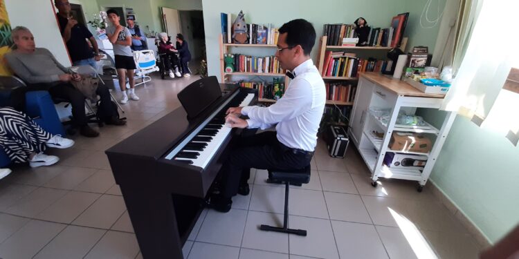 La musica che dà sollievo: grande partecipazione, a Oristano, al concerto per i pazienti dell’hospice