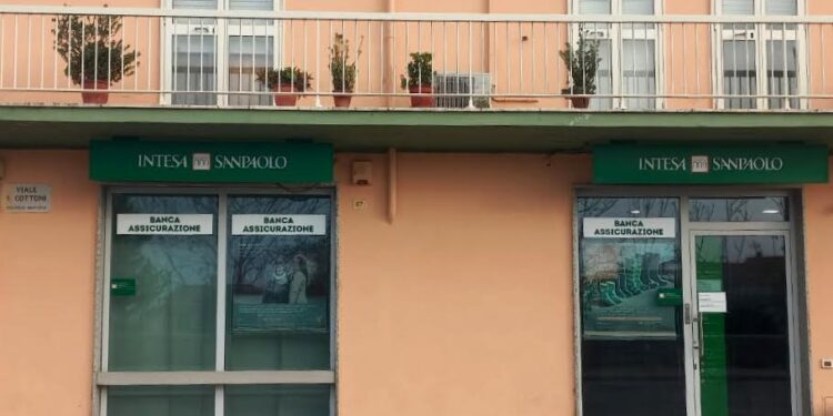 A Sorso chiude un’altra filiale bancaria in Romangia, Sorso e Sennori protestano