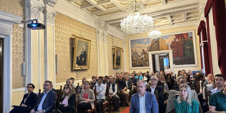 Una platea numerosa e attenta ha partecipato alla tappa sarda giro d’Italia per le Comunità Energetiche Rinnovabili