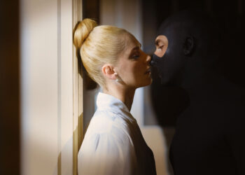 Dal 16 maggio, al Lazzaretto di Cagliari, una mostra dedicata a Diabolik, icona del fumetto noir italiano