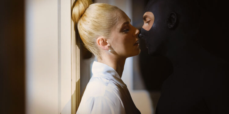 Dal 16 maggio, al Lazzaretto di Cagliari, una mostra dedicata a Diabolik, icona del fumetto noir italiano