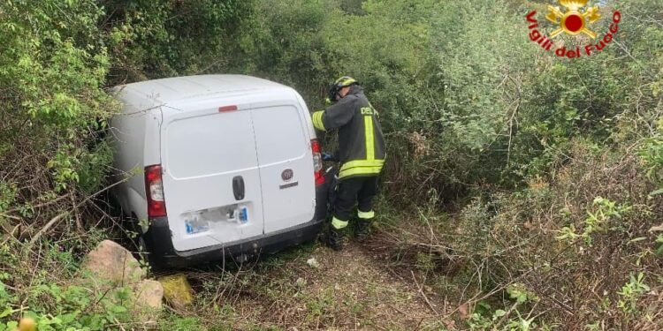 Nughedu Santa Vittoria: incidente stradale sulla provinciale 15