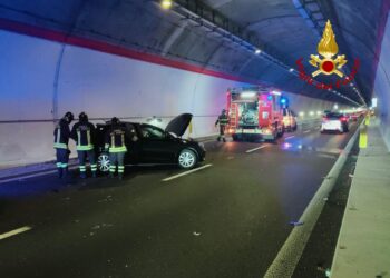 San Teodoro: incidente stradale all’interno della galleria di “Li Cuponeddi”