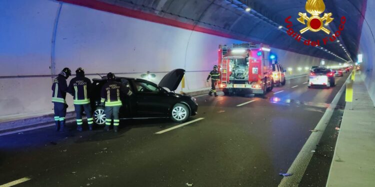 San Teodoro: incidente stradale all’interno della galleria di “Li Cuponeddi”