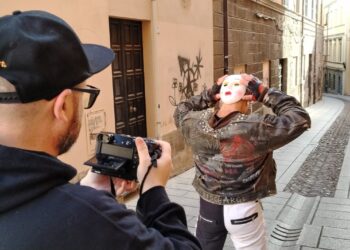 “L’ultima nota” di Roberto Pili presentato alla stampa a Cagliari: punk e redenzione nei vicoli di Cagliari