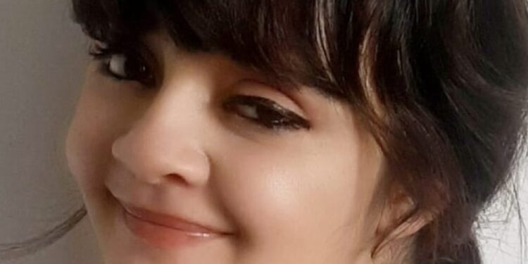 Marika, giovane artista nuorese, omaggia la memoria della nonna con il primo singolo “Ora che non ci sei più”