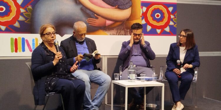 L’assessora Ilaria Portas al Salone del libro di Torino: «Facciamo arrivare Satta, Lussu, Atzeni e i grandi autori sardi nelle scuole e tra i giovani»