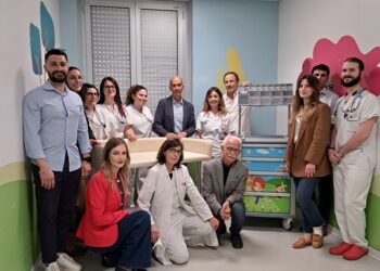 Il Rotaract Giovani Sassari ha donato un carrello per le medicazioni e un fasciatoio per il Pronto soccorso dell’Aou di Sassari