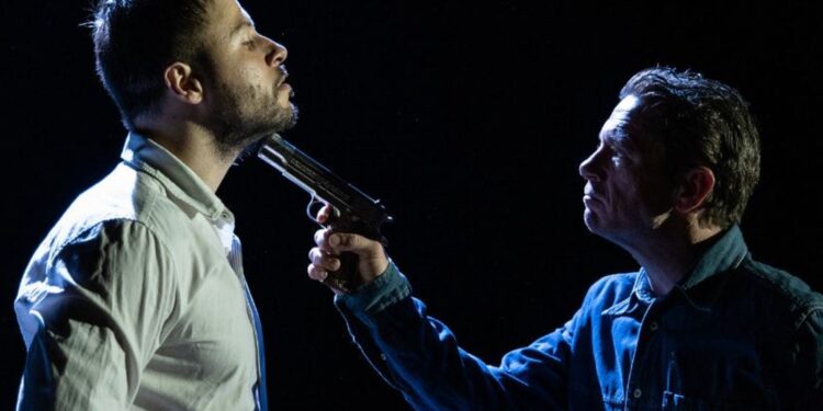 Sabato 3 maggio, al Teatro TsE di Cagliari, andrà in scena “Wet Floor” di Fabio Pisano