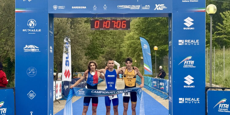 Adriano Micheli e Serena Bratti incoronati Campioni Italiani di Triathlon Cross Junior al Triathlon Gennargentu di Gavoi. In corso le gare assegnano i titoli tricolori Élite maschile e femminile