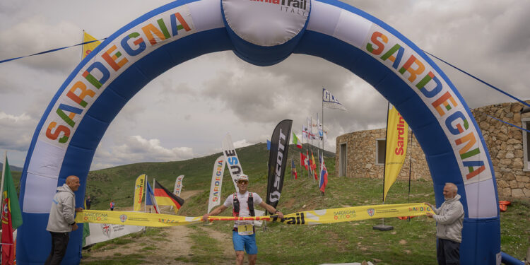 Pavol Porubcan fa il bis a Nuraghe Ruinas, Andrea Baretta resta leader del Sardinia Trail