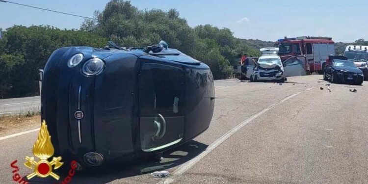 Scontro tra tre auto in via Bora, a Olbia