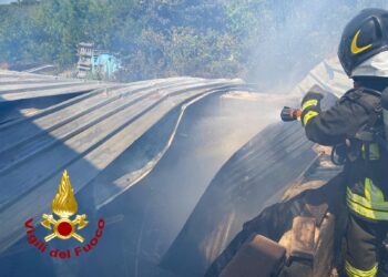 Sassari: a fuoco un garage a Monti Minuddu