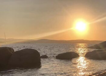 A Palau una passeggiata tra le rocce di Talmone