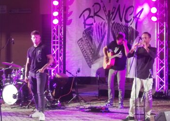 Illorai: festa di convivialità e musica con il gruppo Brinca, voce Andrea Zara, per onorare San Giovanni Battista