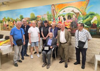 Giovanni Sulis, cent’anni di vita e memoria: il nonnino del Circolo De Amicis festeggia con il cuore pieno