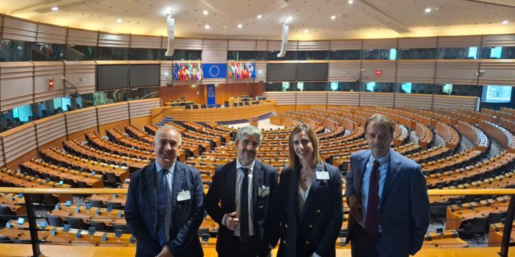 Incontro sulla continuità territoriale aerea tra l’assessora Barbara Manca e il Gabinetto del commissario europeo Apostolos Tzitzikostas