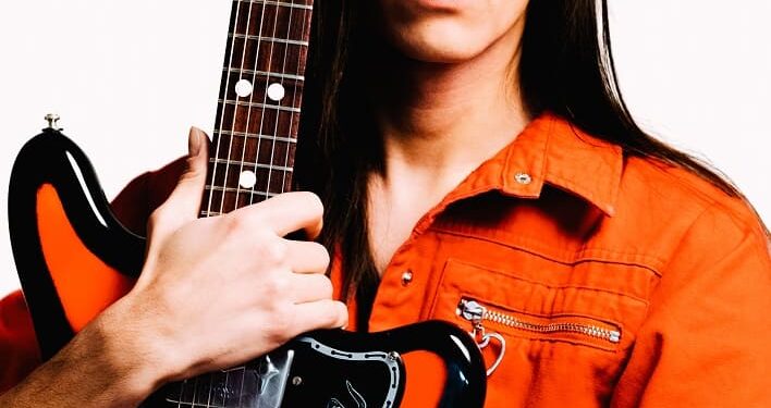 Martedì 17, a Cagliari, Lucio Corsi live all’Arena in Fiera