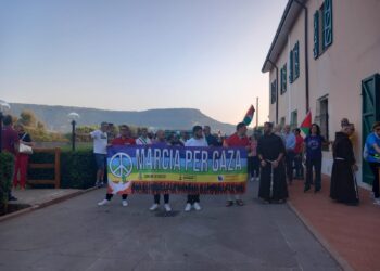 Ogni passo è una speranza. A Siligo, la Marcia per Gaza: parole, volti, coscienza